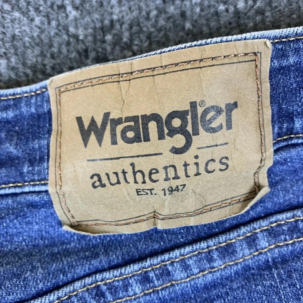 Wrangler Authentics Jeans Mens 34x26 Blue Denim Cotton Mid Rise Relaxed Fit